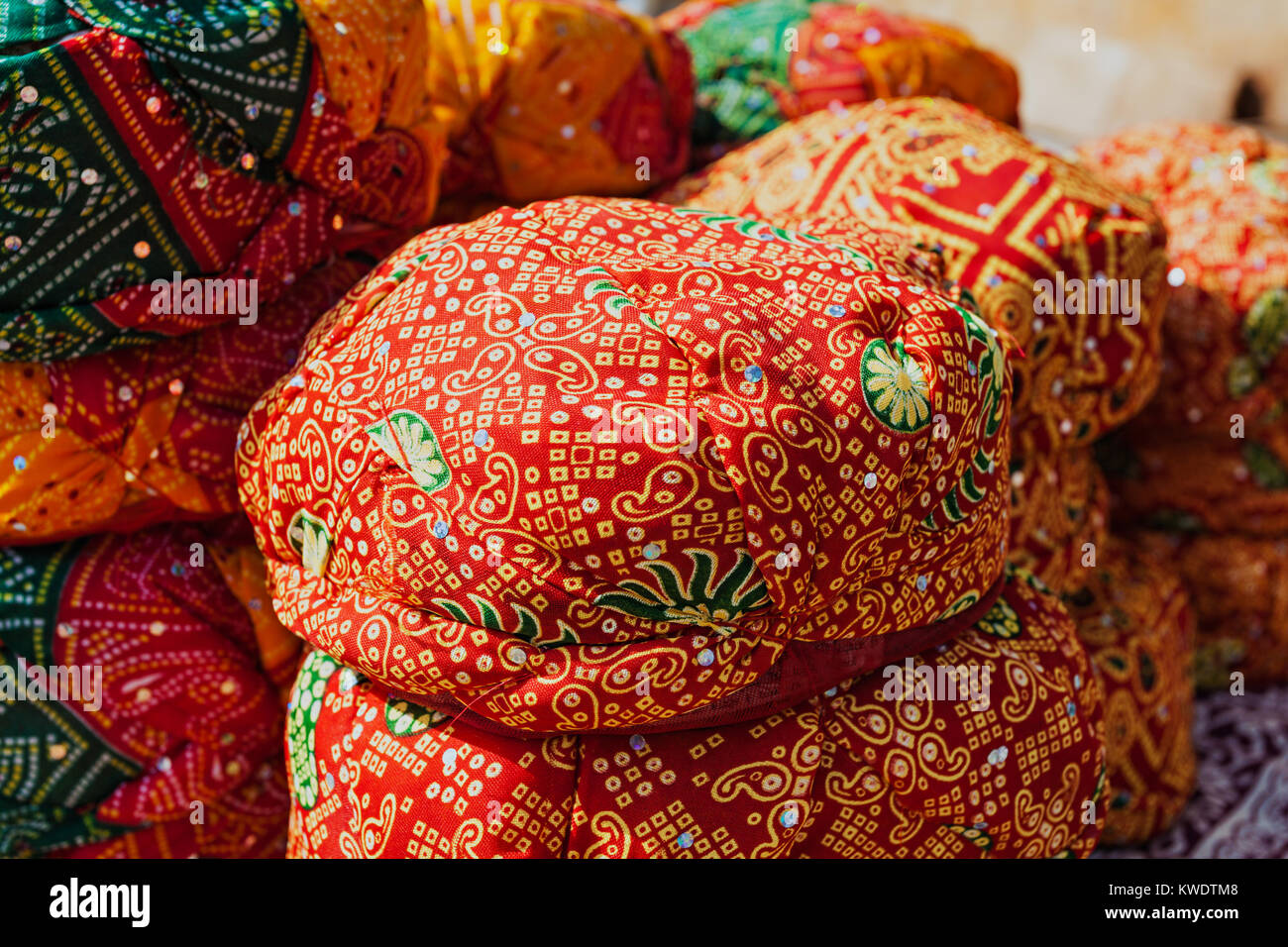 Rajasthan turban sur le marché, Jaislamer, Inde Banque D'Images