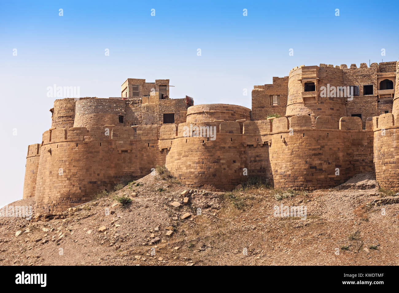 Fort de Jaisalmer, Inde. Jaisalmer "la ville dorée" se dresse sur une crête de grès jaunâtre. Banque D'Images