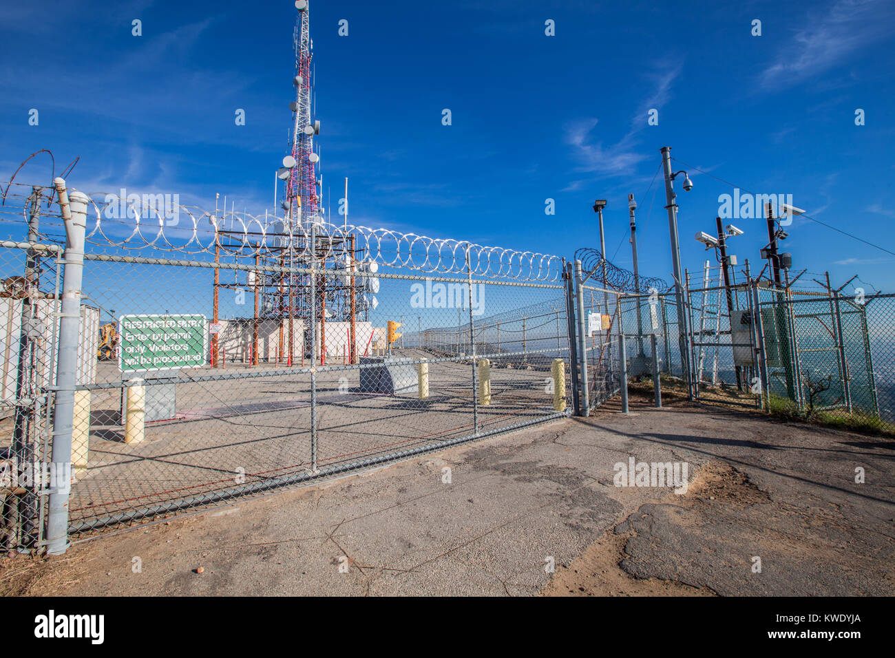 Le panneau Hollywood avec vue sur Los Angeles. Le signe iconique a été créé en 1923. Banque D'Images