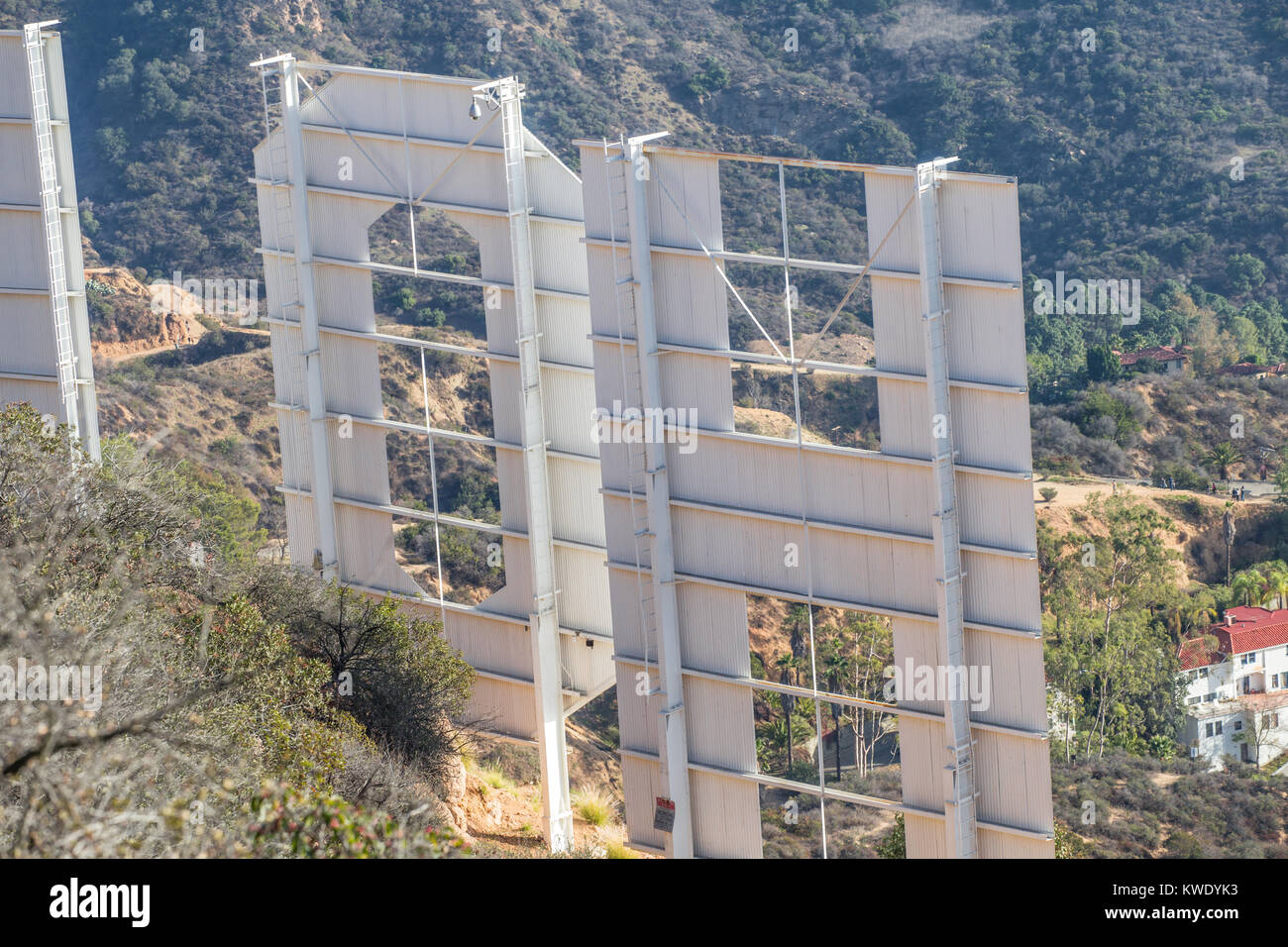 Le panneau Hollywood avec vue sur Los Angeles. Le signe iconique a été créé en 1923. Banque D'Images