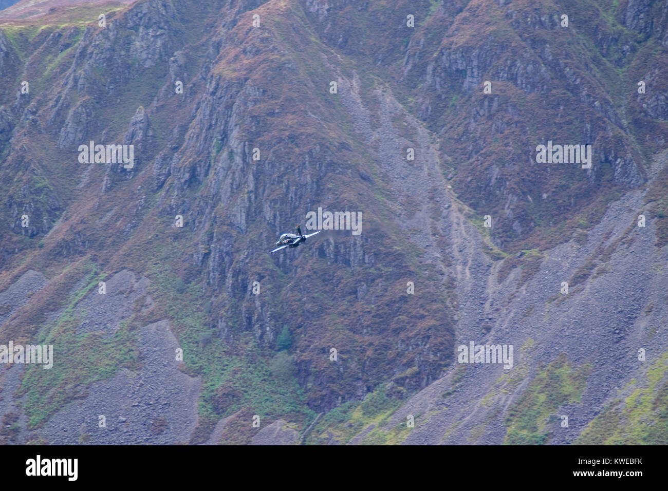 Royal Air Force 128 Hawk de BAe Systems T.2 (ZK206) de disparaître dans la Vallée Banque D'Images