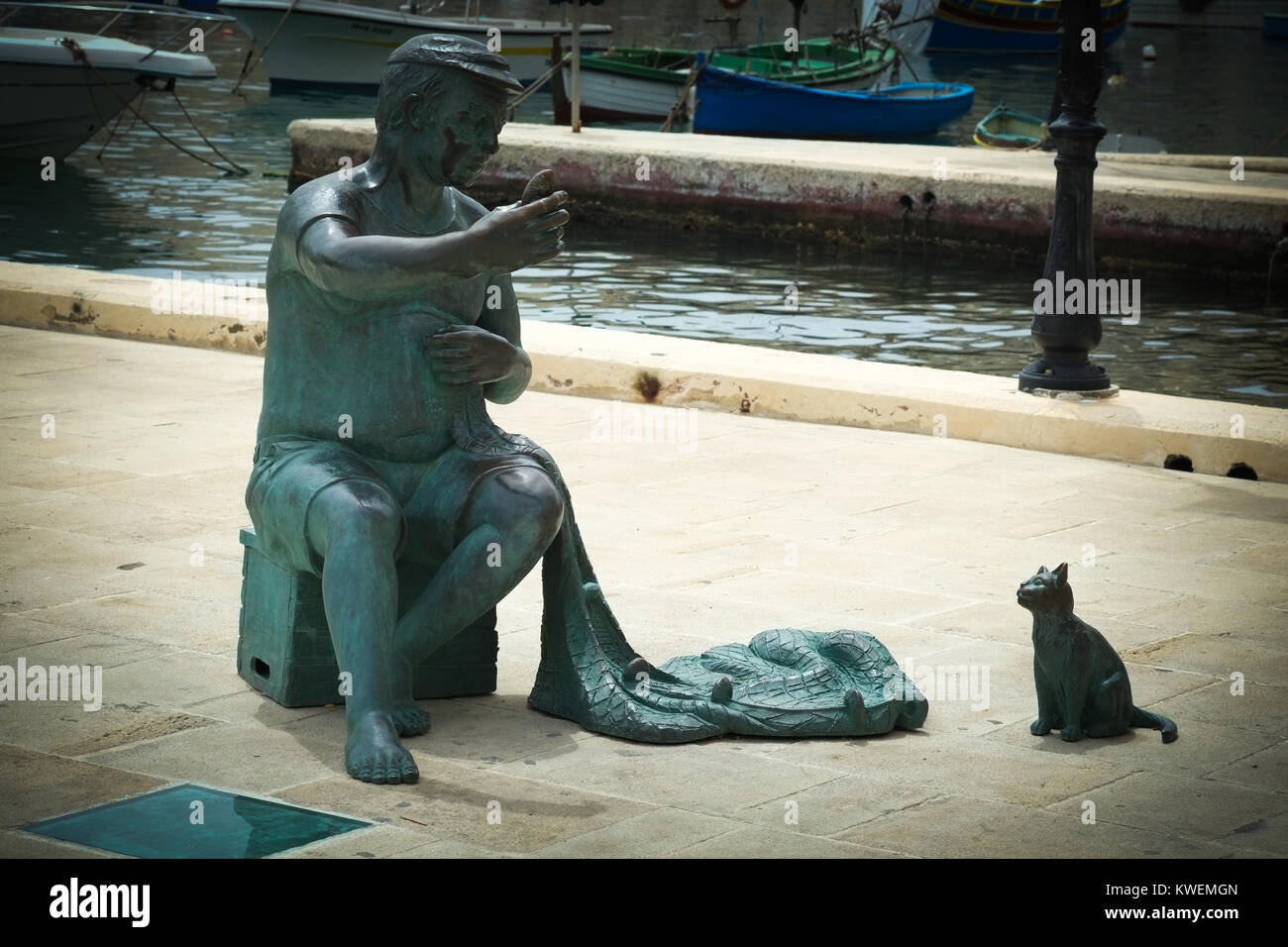 Sculpture En Bronze De Pecheur Et Chat Dans La Baie De Spinola St Julian S Bay Malte Photo Stock Alamy Sculpture En Bronze De Pecheur Et Chat Dans La Baie De Spinola St Julian S Bay Malte Photo Stock Alamy