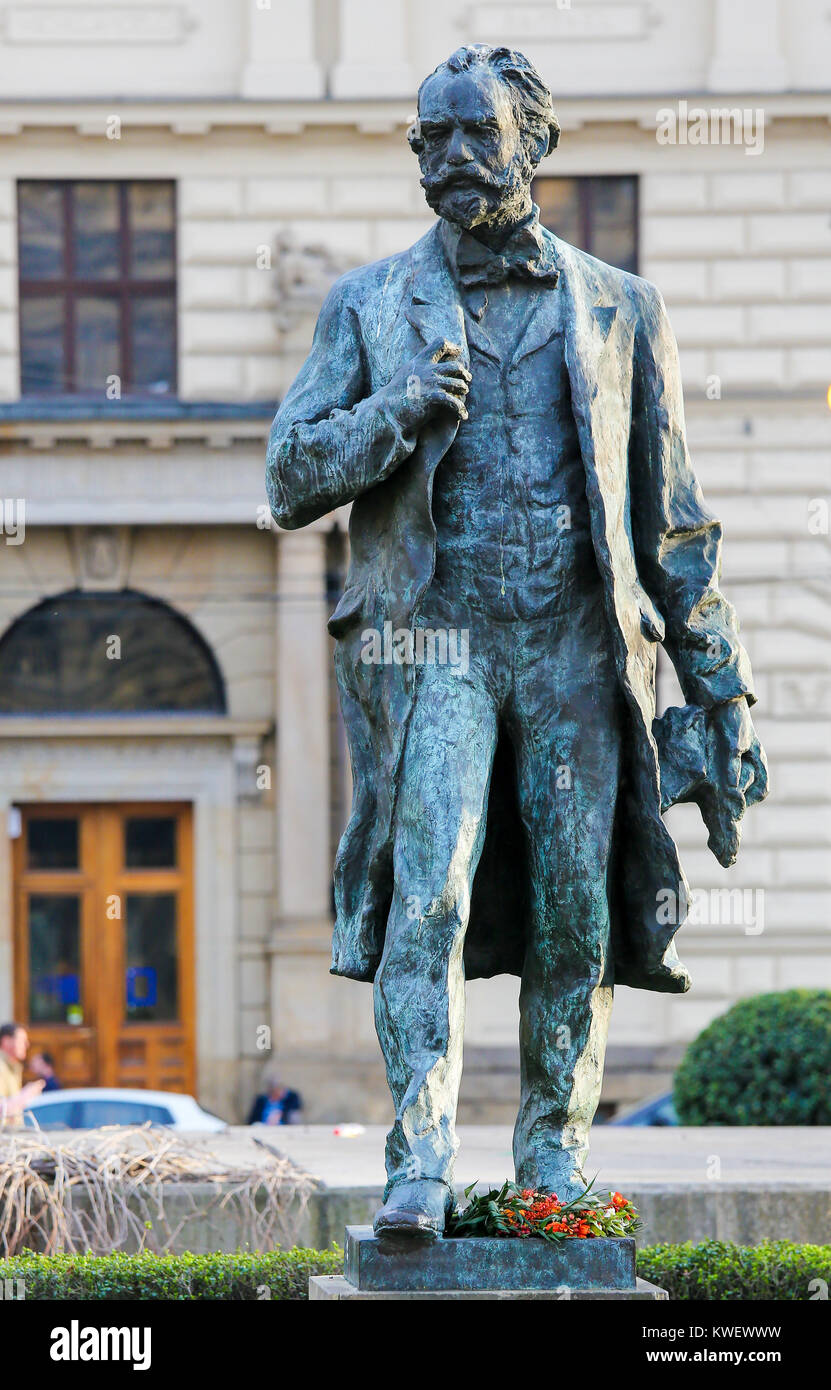 Statue du célèbre compositeur tchèque Antonin Dvorak au Rudolfinum, la principale salle de concert de Prague, République tchèque. Banque D'Images