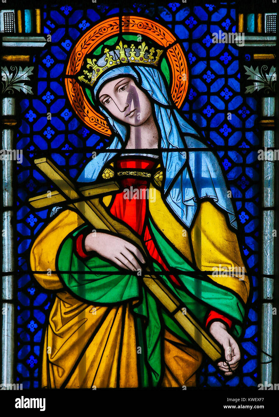 Vitrail dans la cathédrale Saint-Guy, Prague, représentant Saint Joanna ou Johanna. Banque D'Images
