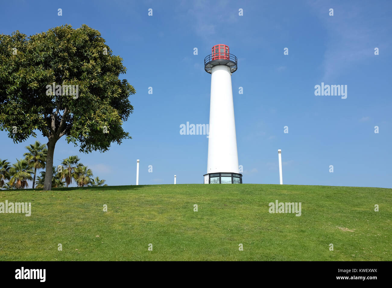 LONG BEACH, CA - le 21 février 2015 : Le phare du Lion pour la vue. Construit en 2000, c'est un symbole du Lion's fundraiser activités pour les malvoyants Banque D'Images