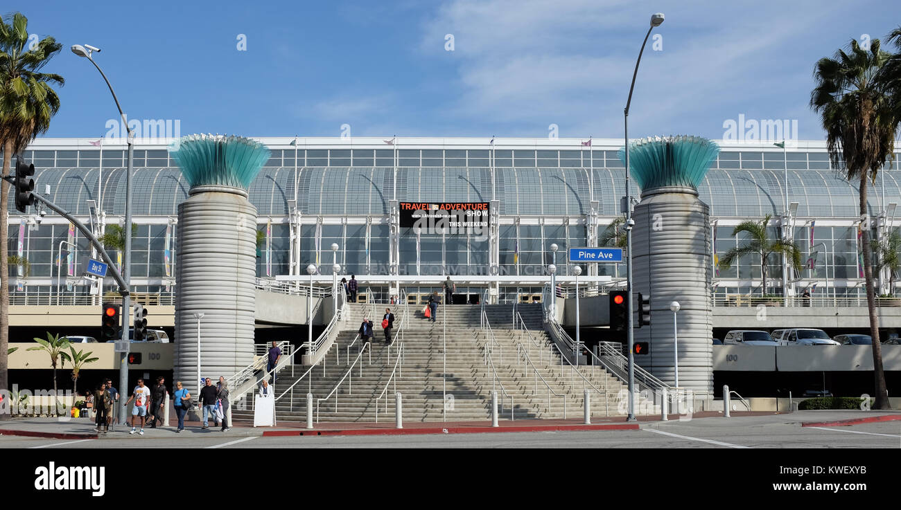 LONG BEACH, CA - le 21 février 2015 : Long Beach Convention & Entertainment Center. Le centre dispose de plus de 400 000 pieds carrés de salles de réunion et d'exposition Banque D'Images
