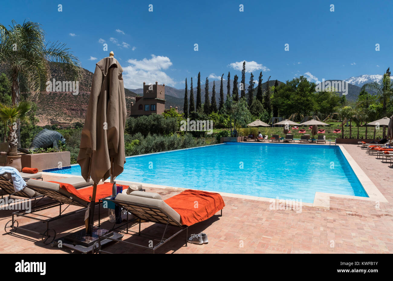 Autour de la piscine Banque de photographies et d’images à haute