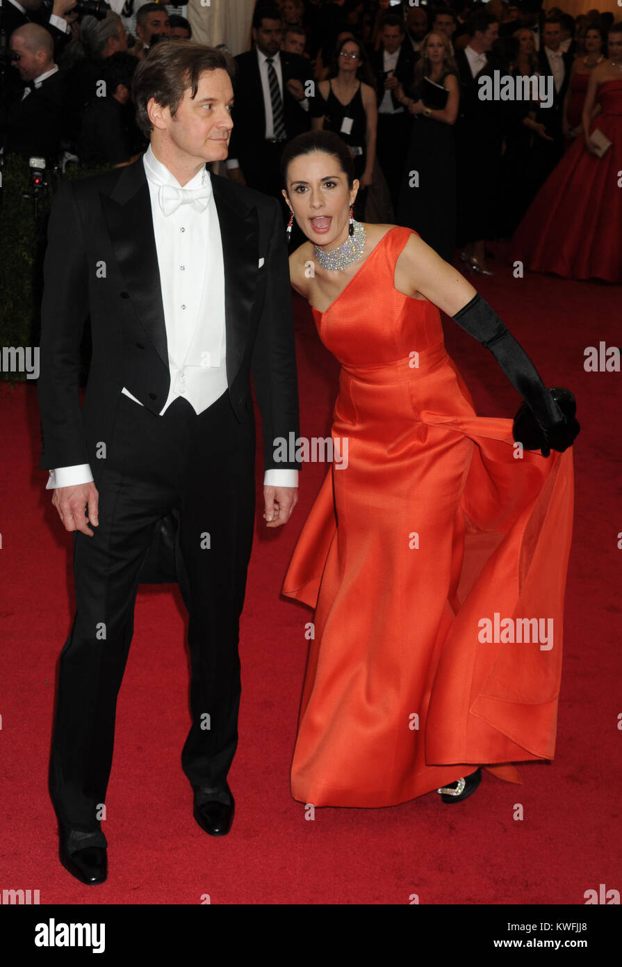 NEW YORK, NY - 05 MAI : Colin Firth_Livia Giuggioli assiste à la "Charles James : Au-delà de Fashion' Costume Institute Gala au Metropolitan Museum of Art le 5 mai 2014 à New York. People : Colin Firth_Livia Giuggioli Banque D'Images