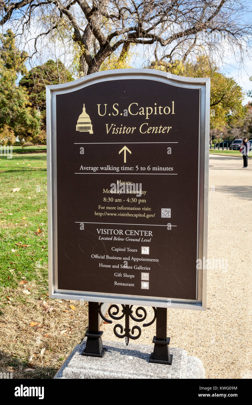 Panneau indiquant la direction de U.S. Capitol Hill visitor center, Washington DC, USA Banque D'Images