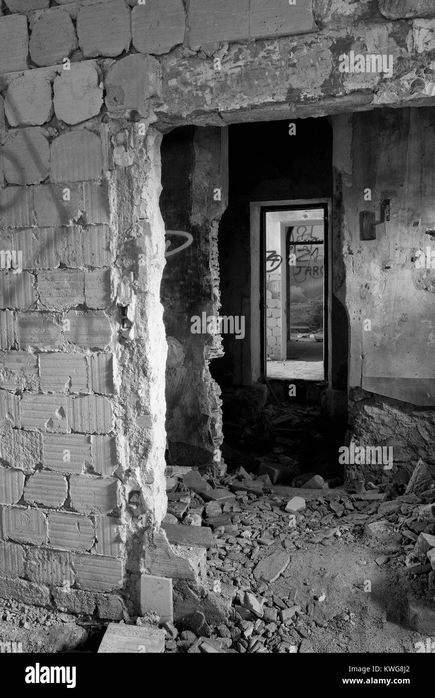 Intérieur d'un hôtel à l'abandon et sanitarium Banque D'Images