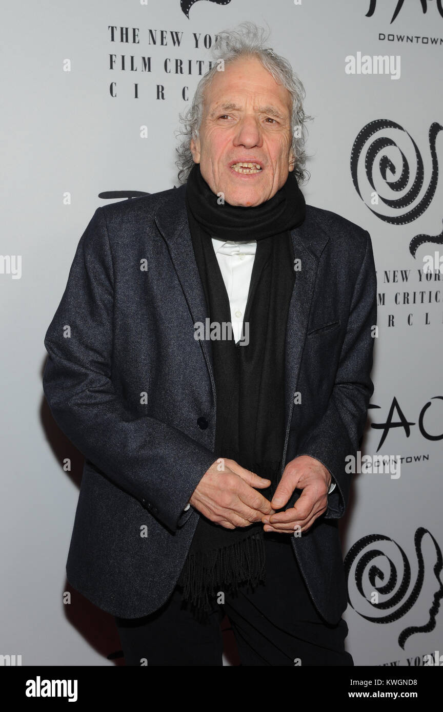 New York, NY, USA. 3 janvier, 2018. Abel Ferrara au New York Film Critics Circle Awards au TAO downtown de New York City le 3 janvier 2018. Crédit : John Palmer/media/Alamy Punch Live News Banque D'Images