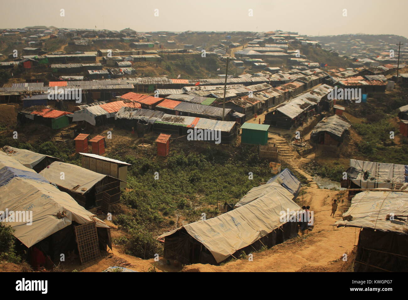 22 novembre 2017 - Cox's Bazar, Bangladesh - Vue générale du camp de réfugiés rohingyas.Plus de 600 000 réfugiés Rohingyas ont fui l'État de Rakhine au Myanmar depuis août 2017, comme la plupart d'entre eux continuer à essayer de traverser la frontière pour atteindre le Bangladesh tous les jours. Credit : Asif Ahmed/SOPA/ZUMA/Alamy Fil Live News Banque D'Images