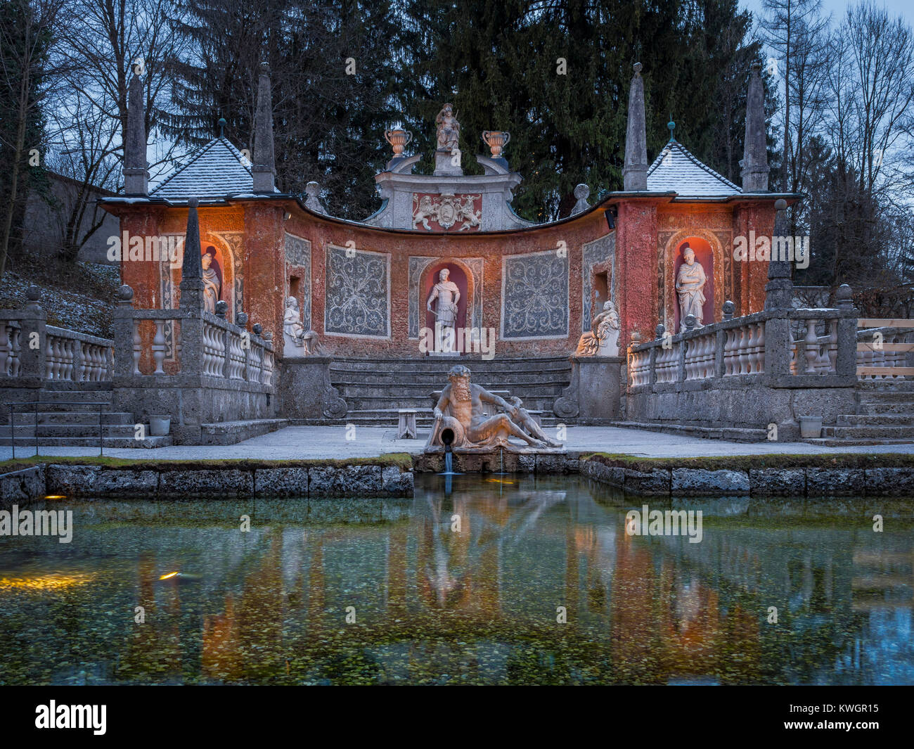 Fontaines, Théâtre Romain, le château de Hellbrunn, Salzburg, Autriche, Europe Banque D'Images