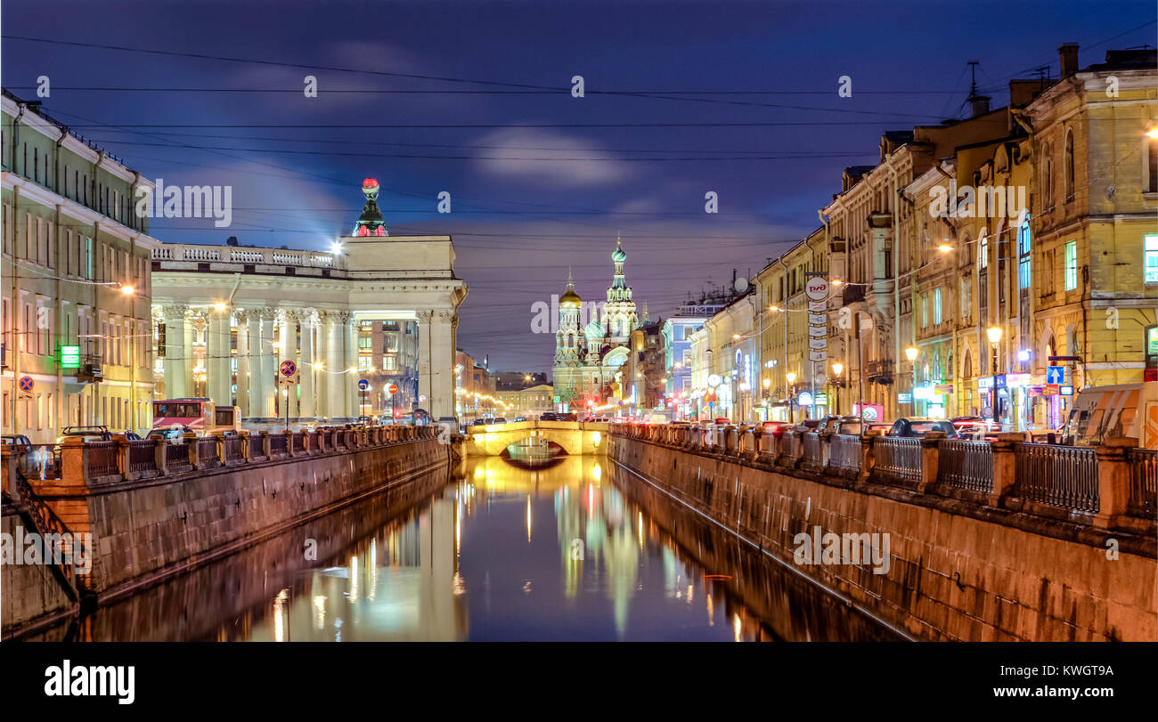 Bolshoy Pr. Petrogradskoy Storony Griboyedov Canal ou Kanal (кана́л Грибое́дова : russe) est un canal à Saint Pétersbourg, construite en 1739 sur la base de l'actuelle r Banque D'Images