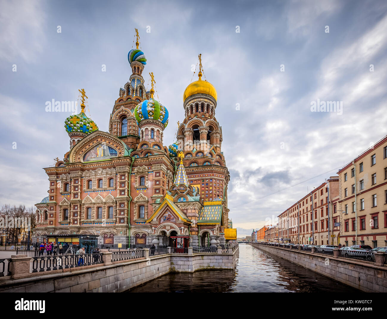 L'Église du Sauveur sur le Sang Versé (Russe : Церковь Спаса на Крови, Tserkovʹ Spasa na Krovi) est l'un des principaux sites touristiques de Saint-Pétersbourg, Russ Banque D'Images