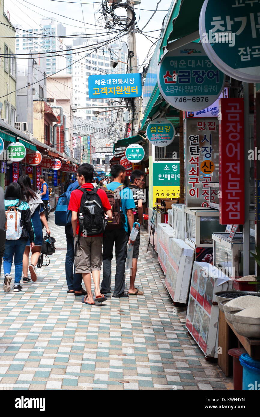 Marché traditionnel coréen situé à rue de Haeundae, à Busan, Corée du Sud Banque D'Images