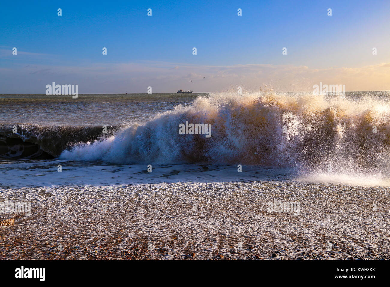 BBC South East Photo du jour # 17 Navire amarré à traiter pendant une tempête Eleanor Banque D'Images