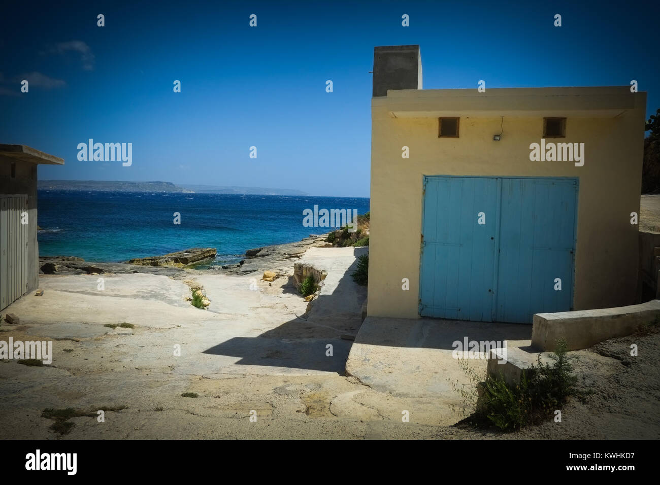 Gozo a une marche, un chemin de randonnée autour de l'ensemble de son littoral donnant une vue imprenable sur la mer, l'intérieur en passant des forts, et des cabanes de pêche et de plongée typique Banque D'Images