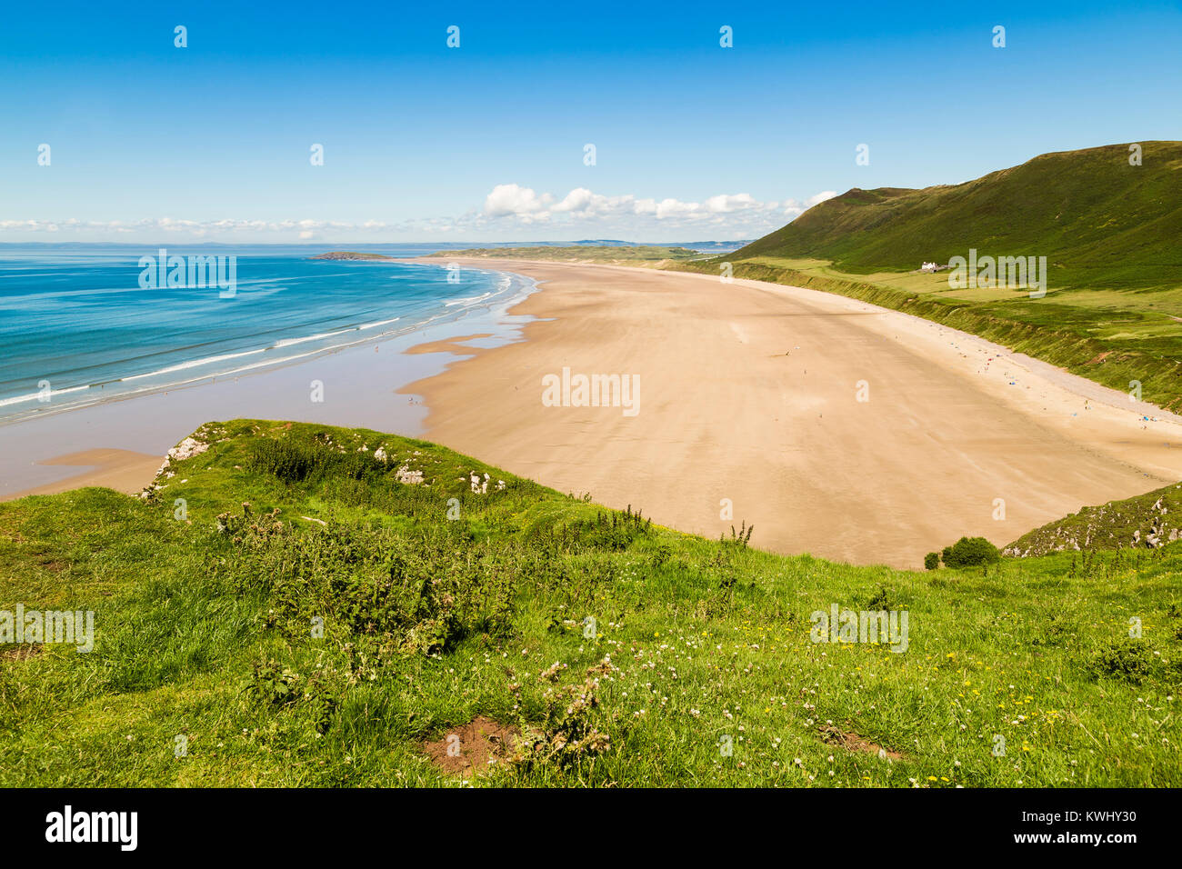 Une image donnant sur la plage de Rhossili Bay, dans le sud du Pays de Galles, Royaume-Uni. Banque D'Images