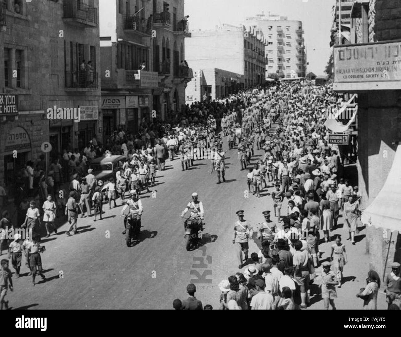 Photographie de 1943 représentant des vétérans de la Légion juive dans un défilé, honorant leur participation et leur service pendant la première Guerre mondiale Banque D'Images