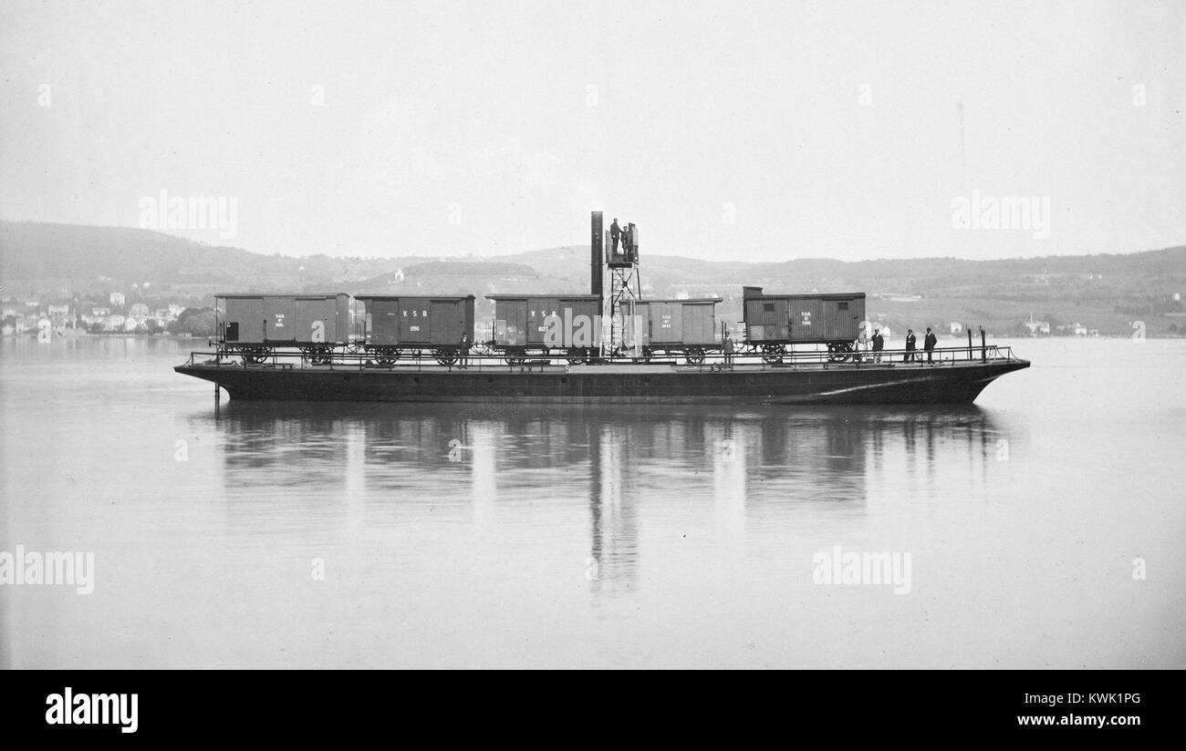 Photographie ou illustration représentant un ferry sur le lac de Zurich (Zürichsee) en Suisse, montrant le navire utilisé pour le transport de passagers ou de véhicules à travers le lac. Banque D'Images