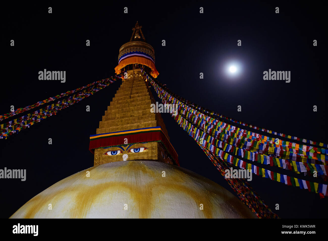 De stupa bouddhiste Boudhanath au clair de lune, Boudhanath, Katmandou, Népal Banque D'Images
