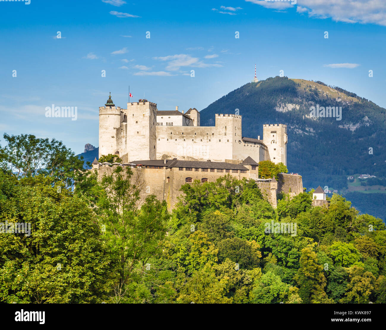 Vue aérienne de la célèbre forteresse de Hohensalzburg à Salzbourg, Autriche, Salzburger Land Banque D'Images