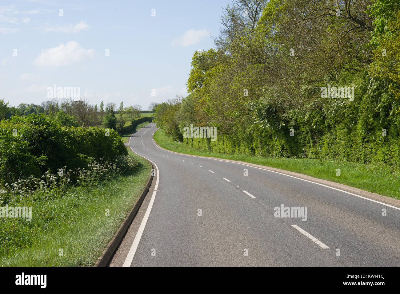 Le vide B4455 Fosse Way près de Ettington, Warwickshire, England, UK Banque D'Images