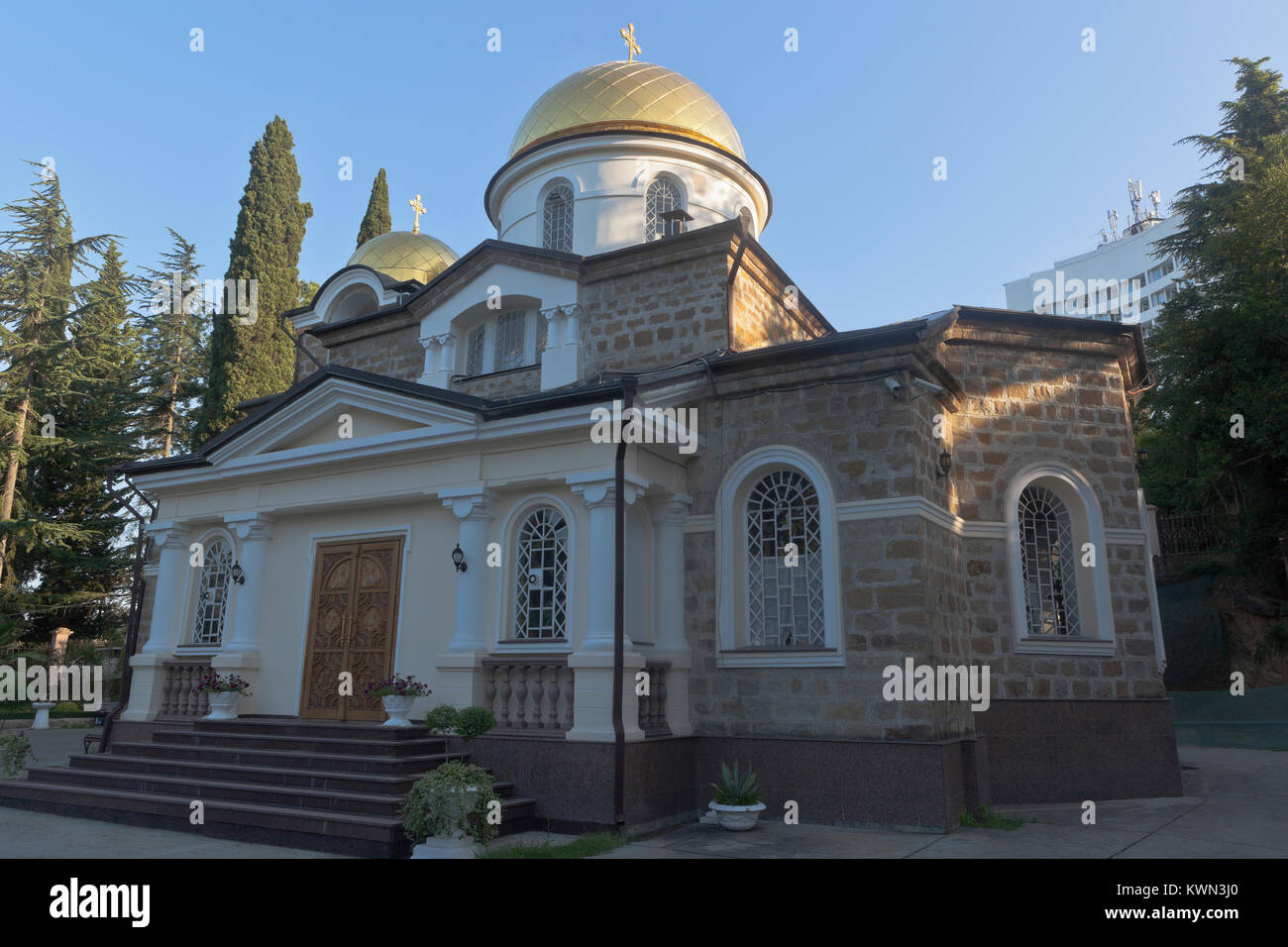 Église de la Transfiguration à Hosta district de Sotchi ville tôt le matin, dans la région de Krasnodar, Russie Banque D'Images