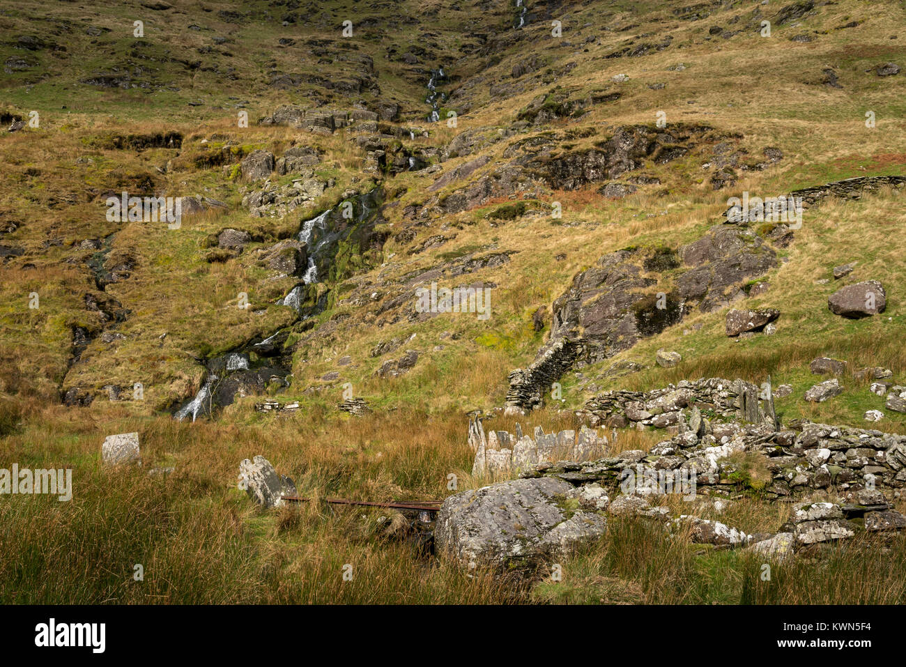 Sur le flanc de la chute d'Cwmorthin à Blaenau Ffestiniog proche, au nord du Pays de Galles. Banque D'Images