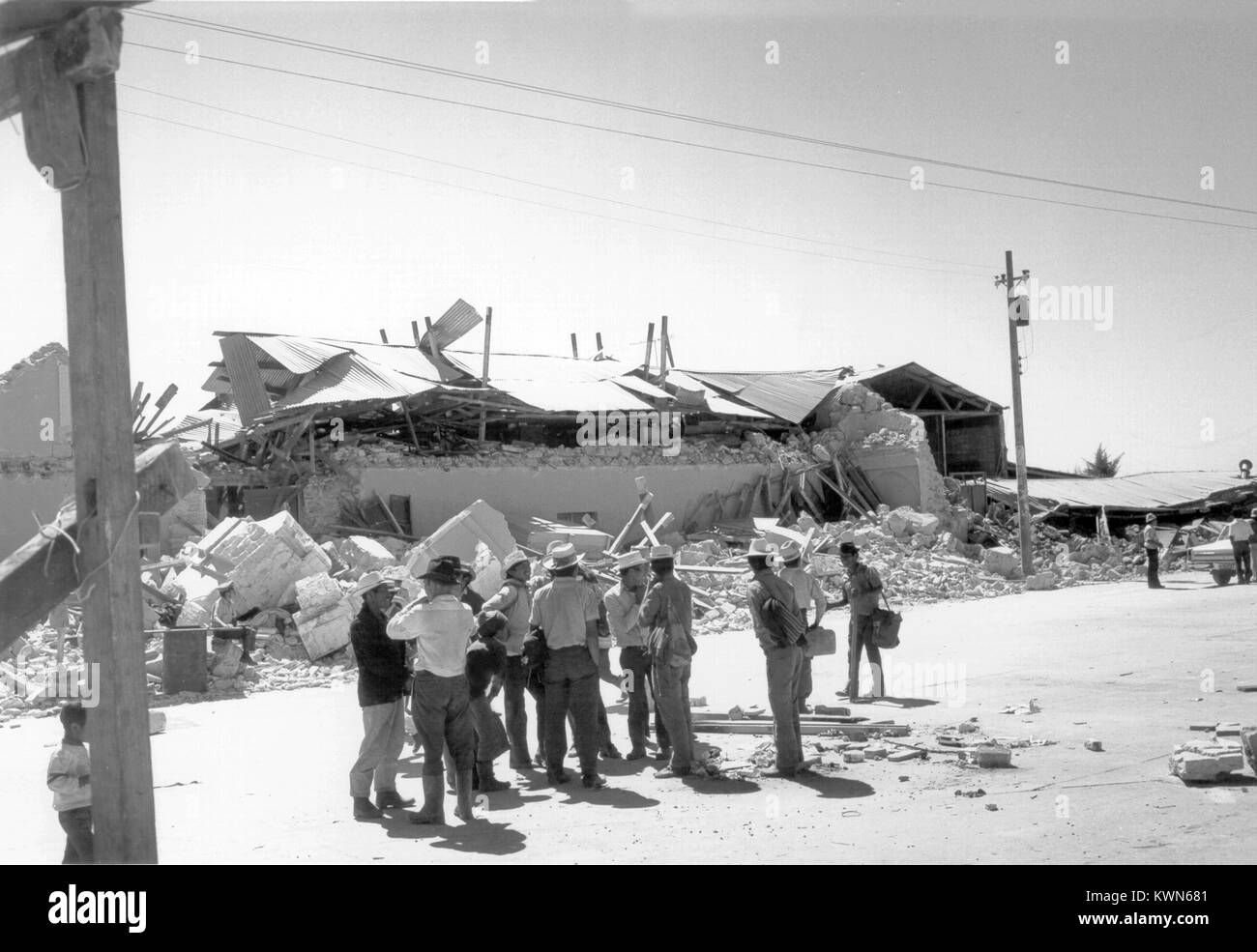 Cette image illustre la destruction qui a eu lieu dans la ville de Guatemala, Tecpan en raison d'un séisme dévastateur en 1976, 1958. Ce séisme meurtrier, qui a enregistré 7,5 sur l'échelle de Richter, a fait plus de 23, 000, et laissé plus d'un million de personnes sans abri. Image courtoisie CDC. Banque D'Images