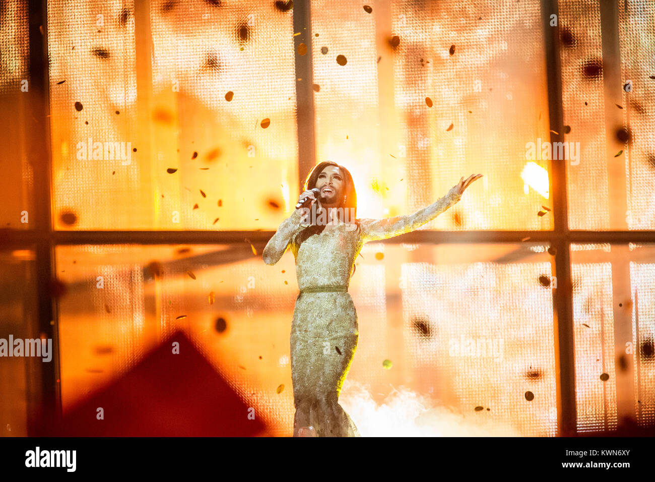 L'Autriche et Conchita Wurst, "la Femme à Barbe", gagner le Concours Eurovision de la Chanson 2014 avec la chanson gagnante 'prends comme un phoenix" à l'Eurovision à Copenhague final. Danemark 11/05 2014. Banque D'Images