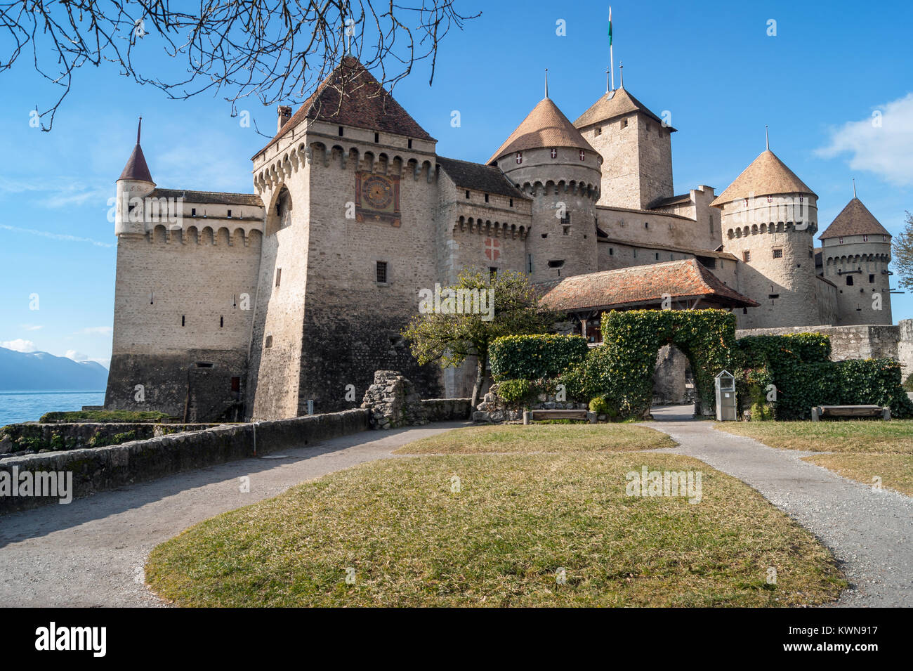 Le Château de Chillon sur le Lac Léman, une forteresse médiévale, classée monument historique et une attraction touristique près de Veytaux, Canton de Vaud, Suisse Banque D'Images