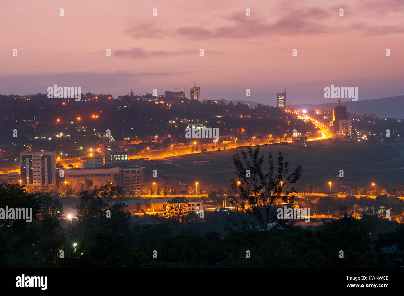 Kigali, Rwanda, au coucher du soleil.L'Afrique (capitale) Banque D'Images