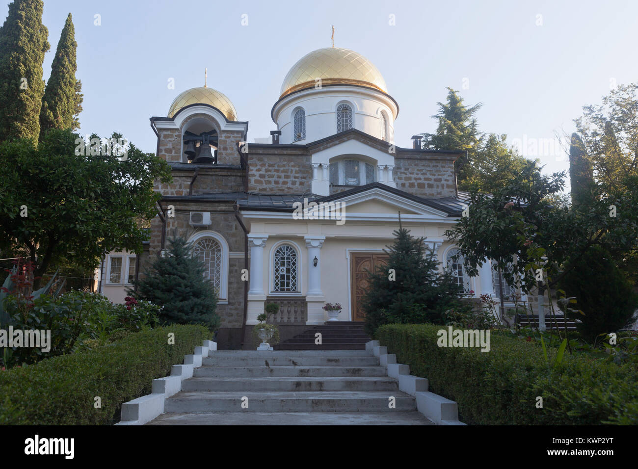 Église de la Transfiguration à Hosta district de Sotchi Ville au lever du soleil, dans la région de Krasnodar, Russie Banque D'Images
