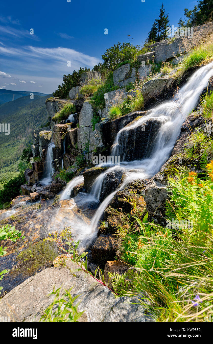 Pancava cascade, Monts des Géants (Krkonose République Tchèque :, pol : Montagnes Karkonosze), sur la frontière tchéco-polonaise organise, une partie de la montagne centrale, système des Sudètes Banque D'Images Pancava cascade, Monts des Géants (Krkonose République Tchèque :, pol : Montagnes Karkonosze), sur la frontière tchéco-polonaise organise, une partie de la montagne centrale, système des Sudètes Banque D'Images