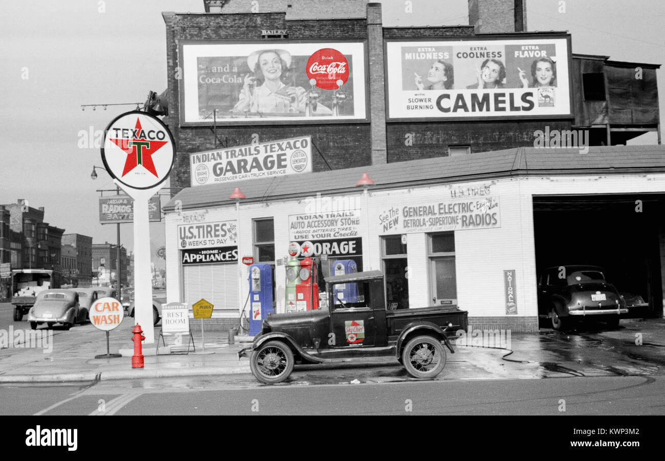 Vintage gas station vers 1940 Banque D'Images