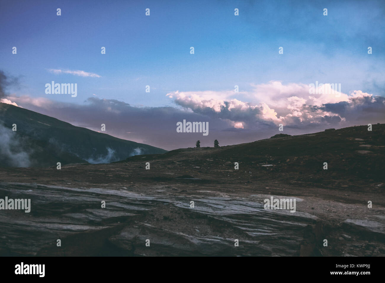 Superbe paysage de montagnes au lever du soleil en Himalaya indien, Rohtang Banque D'Images