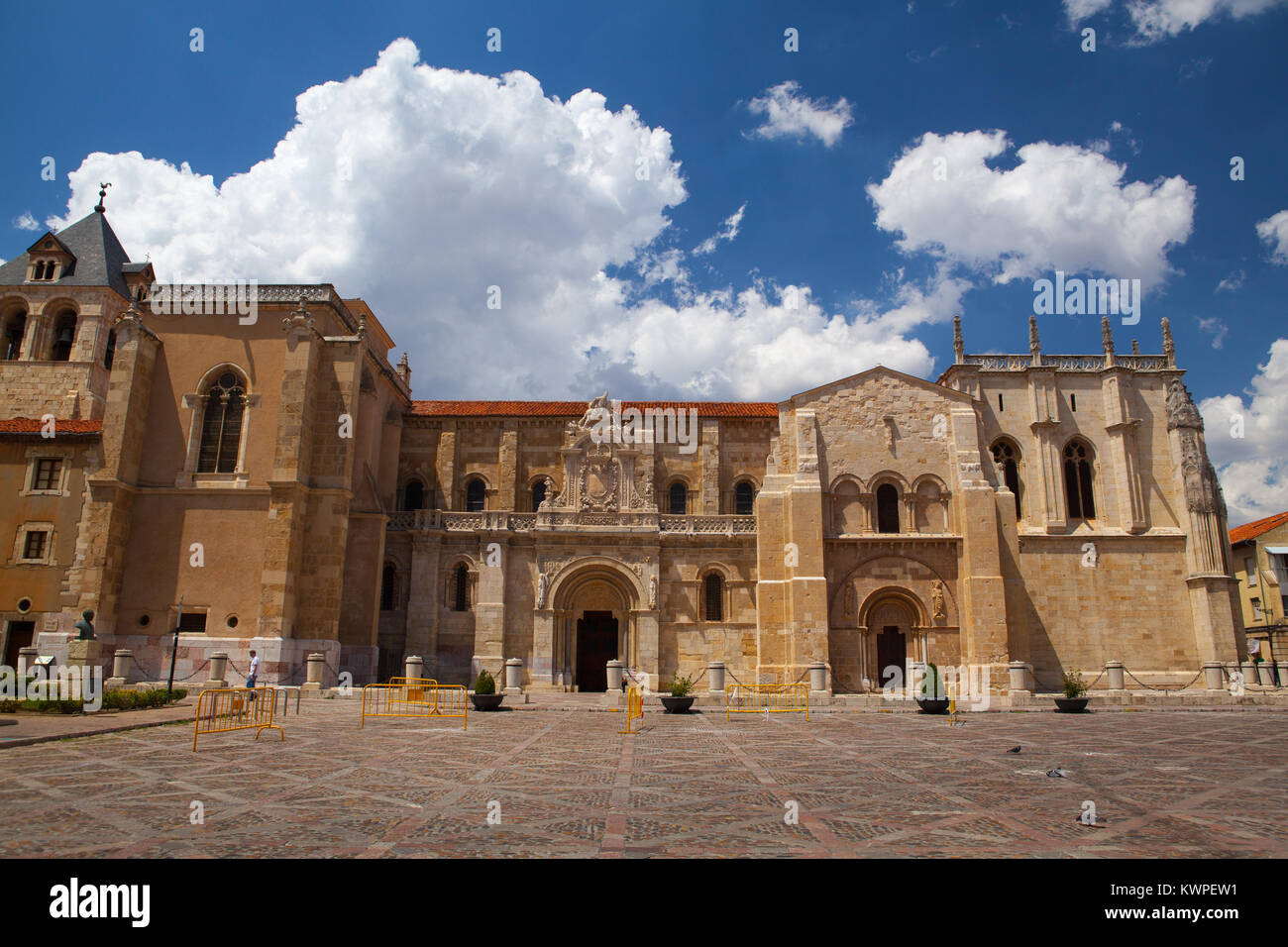 Basilica de san isidoro de leon Banque de photographies et d’images à