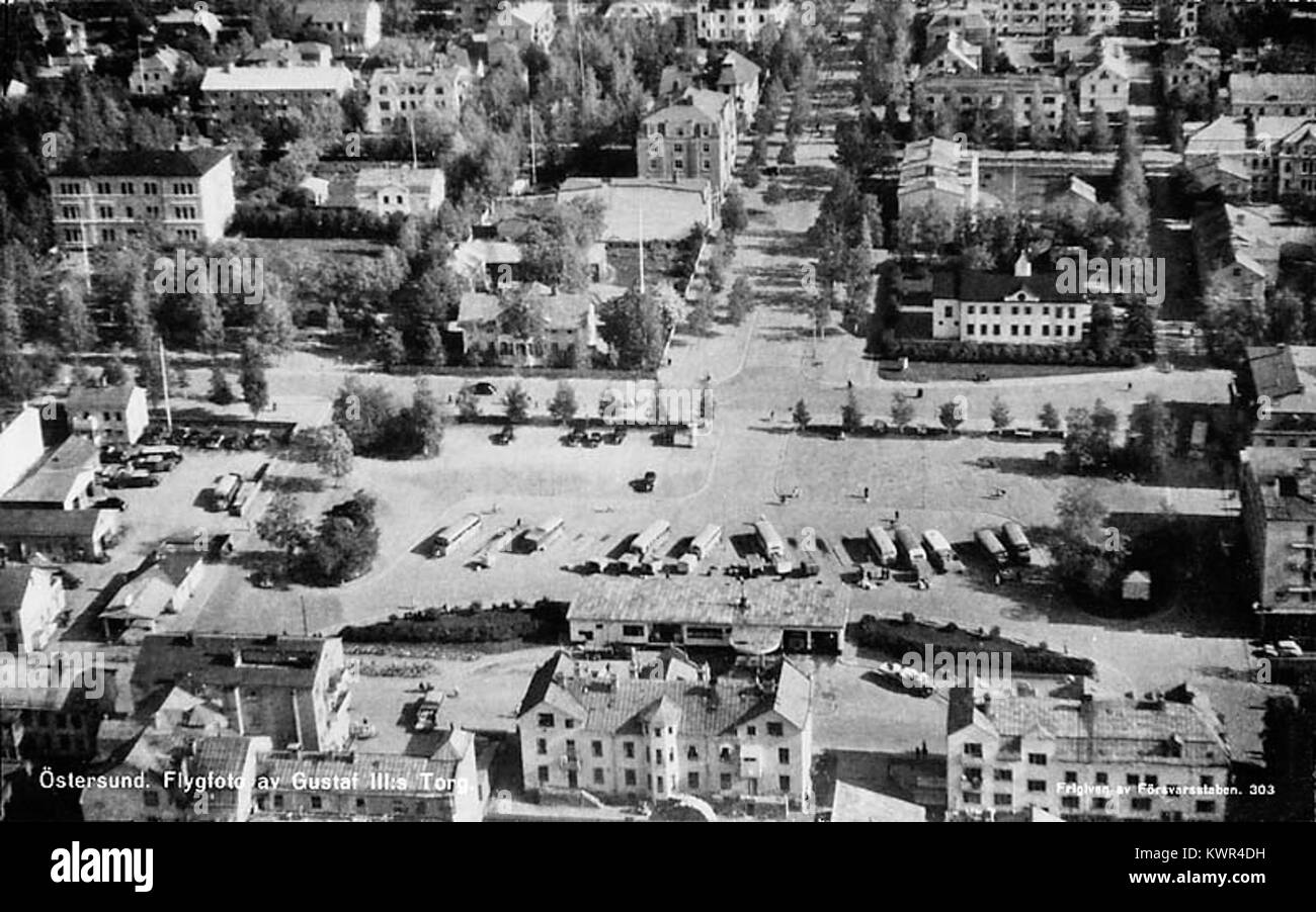 Photographie de Östersund, Suède, extraite des archives de la KMB, capturant une vue urbaine de l’architecture et du paysage de la ville, reflétant son importance culturelle et historique dans le centre de la Suède. Banque D'Images