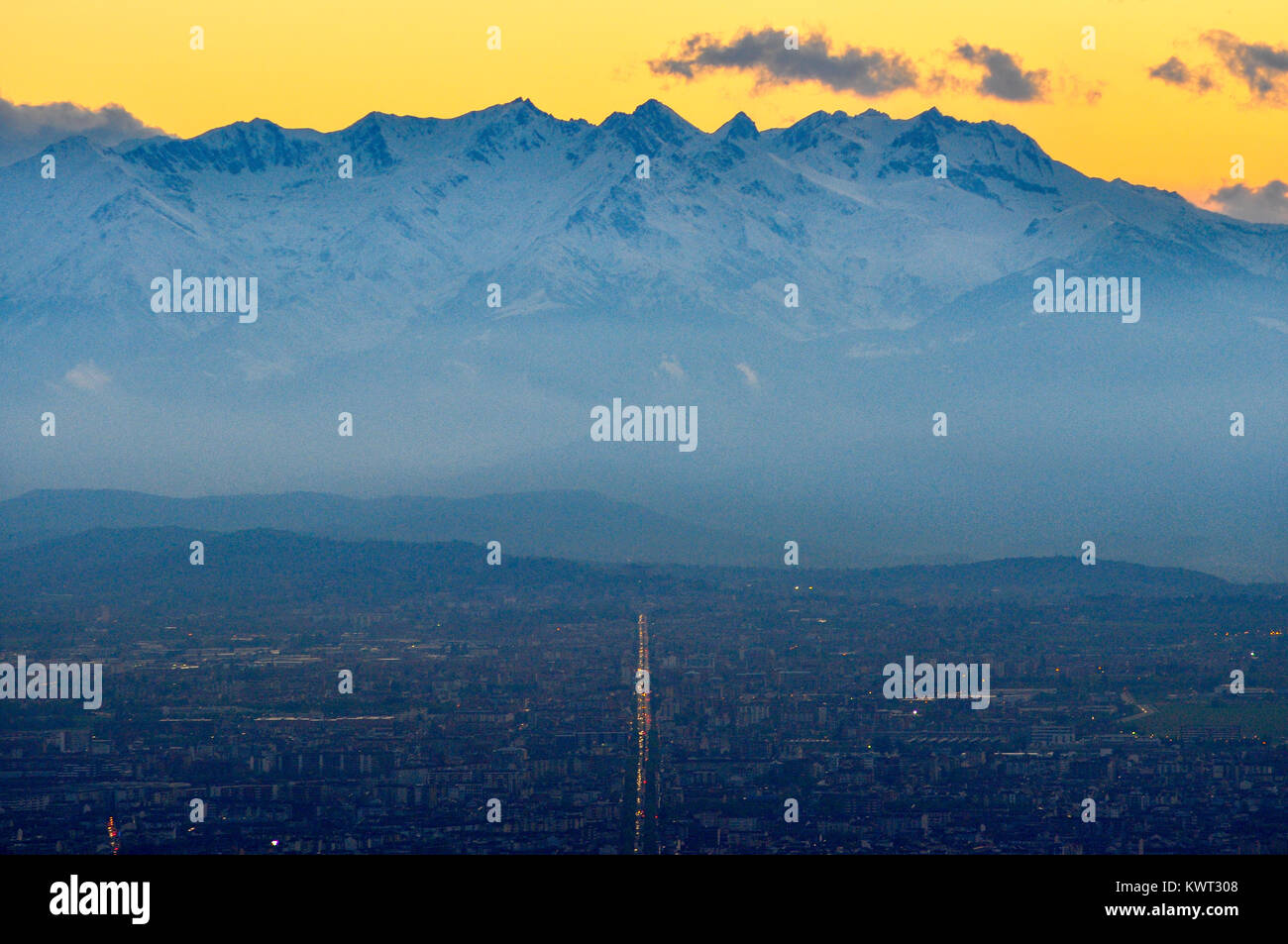 Ville de Turin, avec les Alpes en arrière-plan Banque D'Images