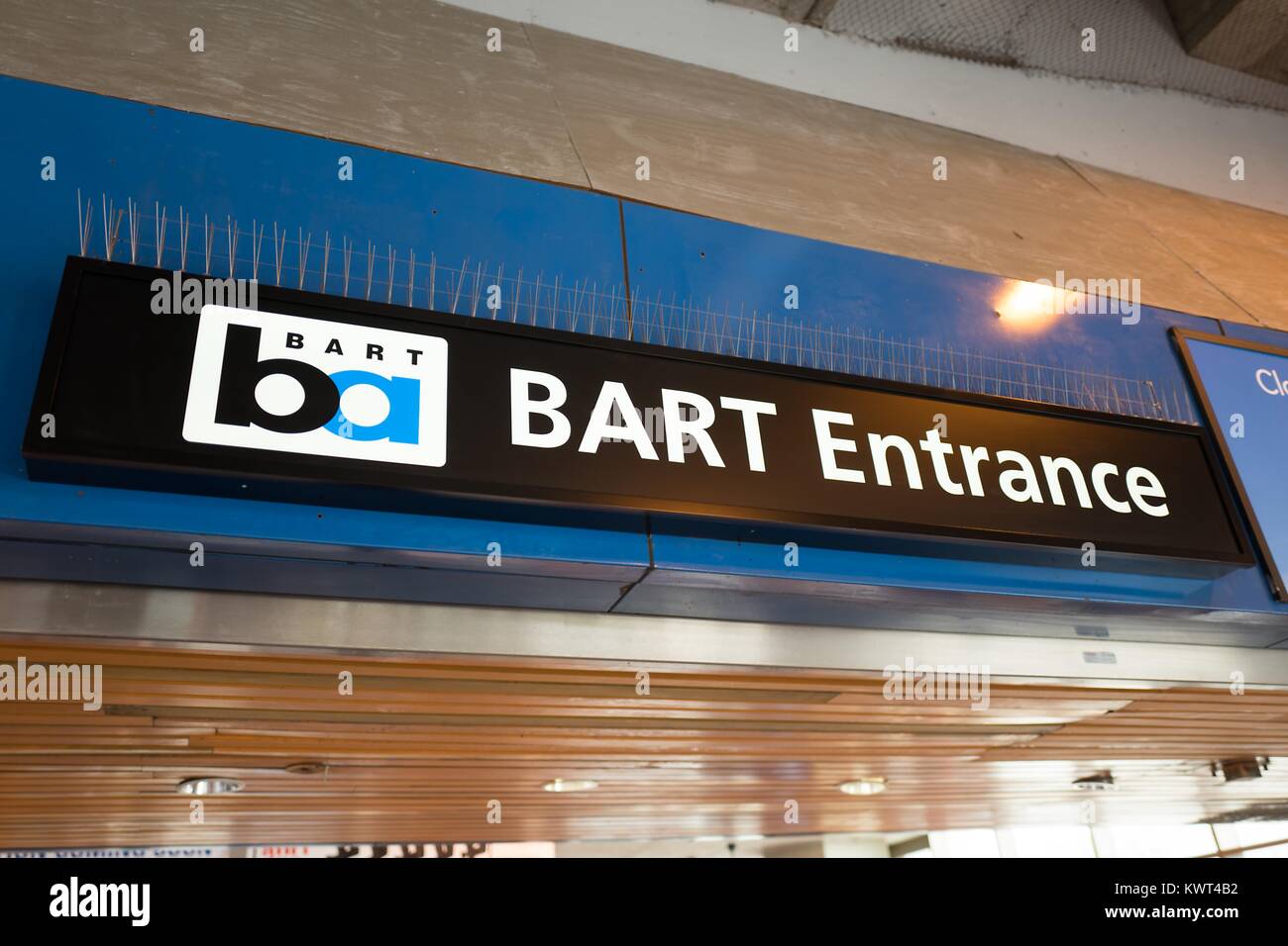 Entrée de la Bay Area Rapid Transit (BART) Gare de Walnut Creek, Californie, le 13 septembre 2017. Banque D'Images