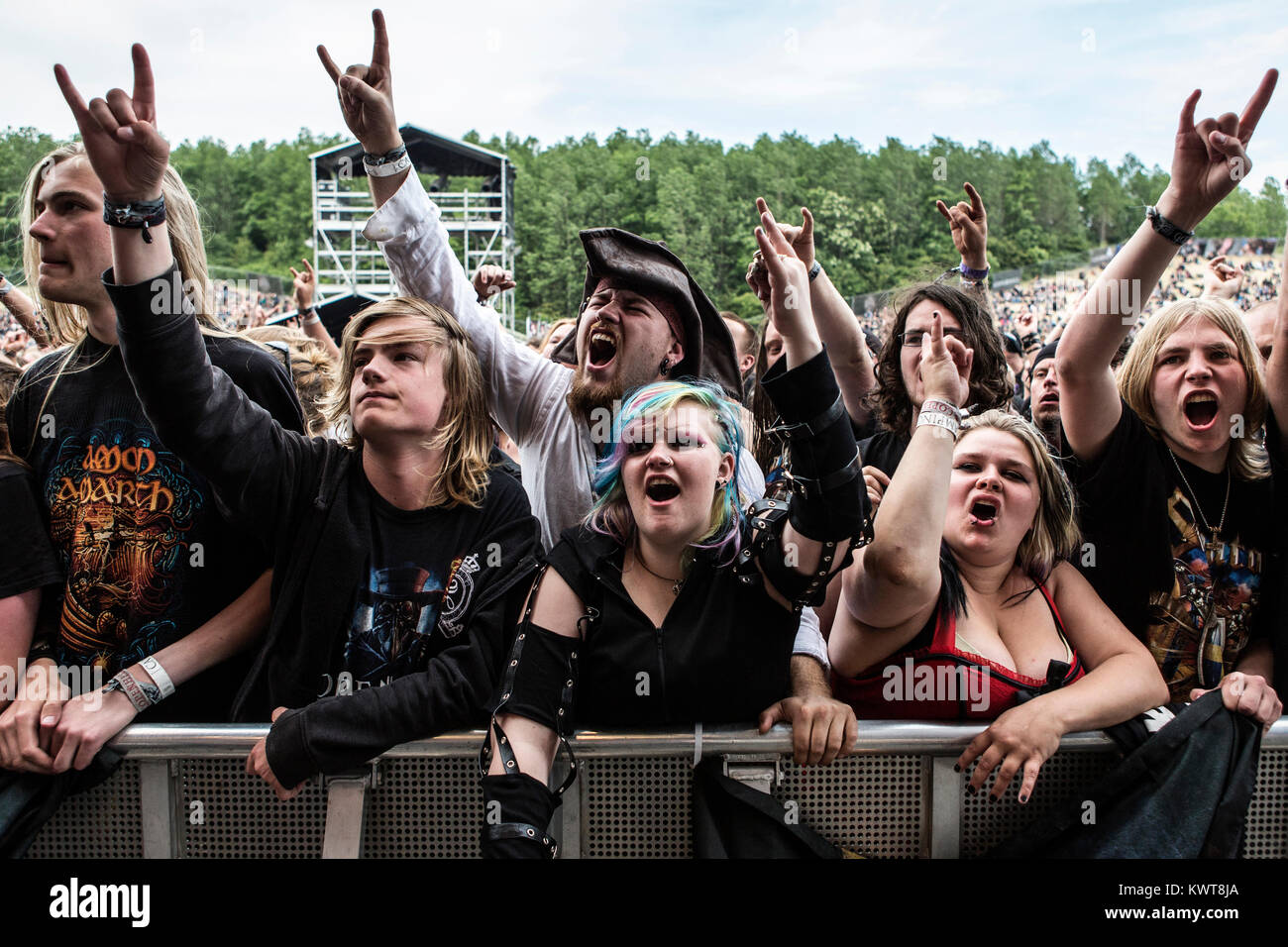 Heavy metal music fans 2013 Banque de photographies et d’images à haute ...