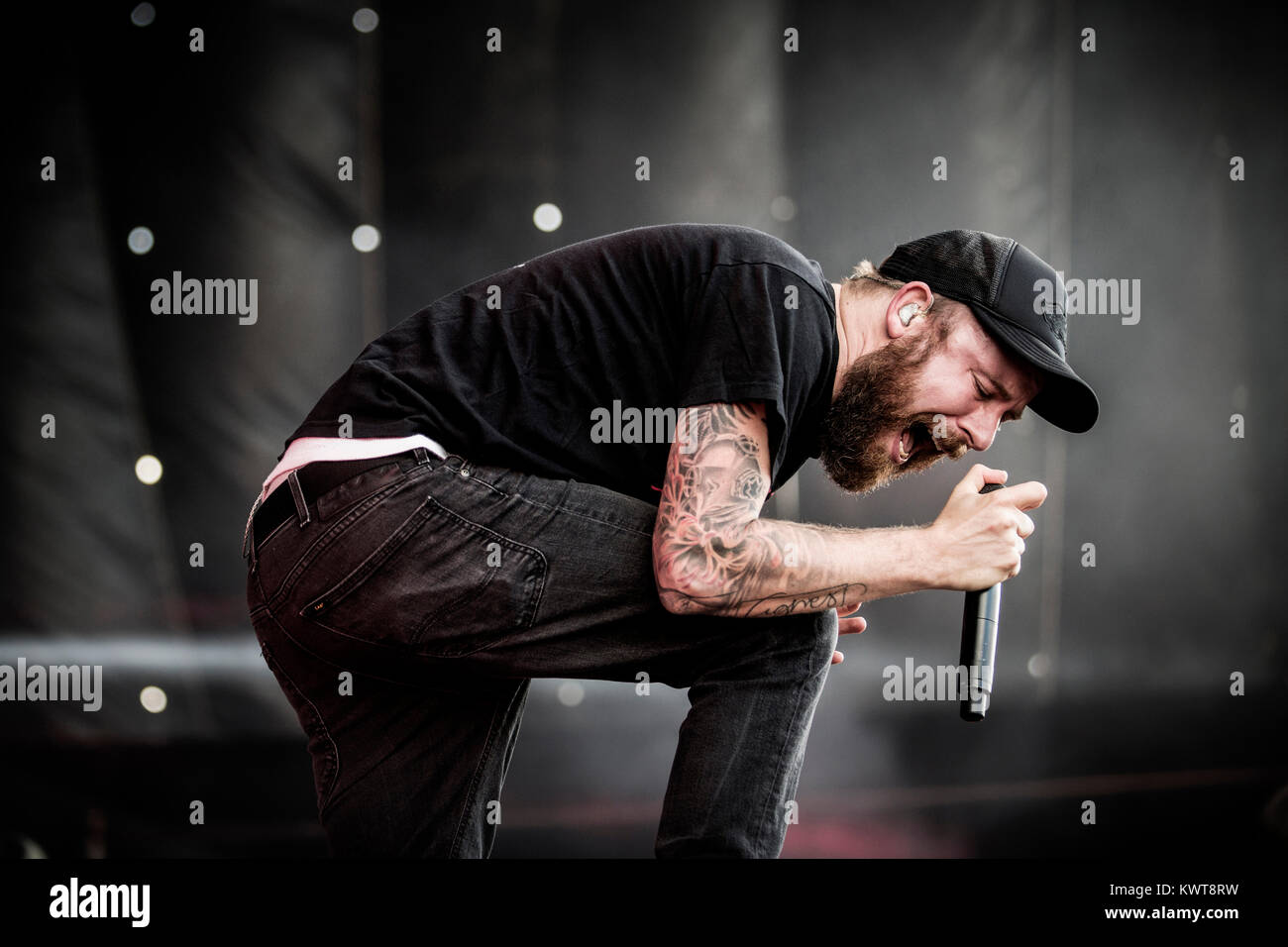 La Swedish heavy et death metal band en flammes effectue un concert live au festival de heavy metal Copenhell 2013 à Copenhague. Ici le chanteur Anders Fridén du groupe est représenté sur scène. Danemark 14/06 2013. Banque D'Images La Swedish heavy et death metal band en flammes effectue un concert live au festival de heavy metal Copenhell 2013 à Copenhague. Ici le chanteur Anders Fridén du groupe est représenté sur scène. Danemark 14/06 2013. Banque D'Images