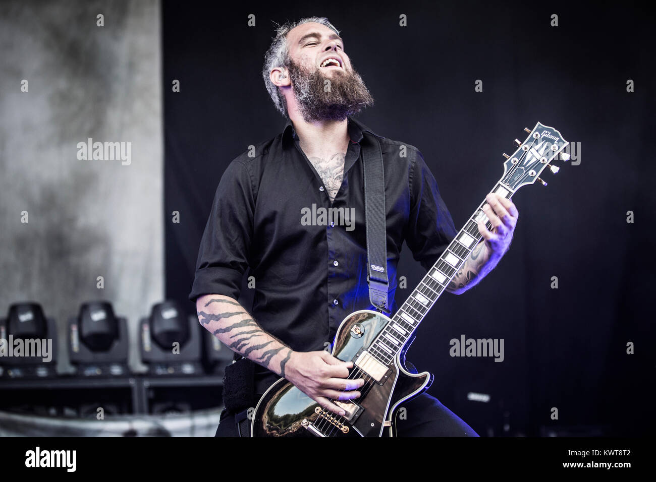La Swedish heavy et death metal band en flammes effectue un concert live au festival de heavy metal Copenhell 2013 à Copenhague. Ici, le guitariste du groupe Björn Gelotte est représenté sur scène. Danemark 14/06 2013. Banque D'Images La Swedish heavy et death metal band en flammes effectue un concert live au festival de heavy metal Copenhell 2013 à Copenhague. Ici, le guitariste du groupe Björn Gelotte est représenté sur scène. Danemark 14/06 2013. Banque D'Images