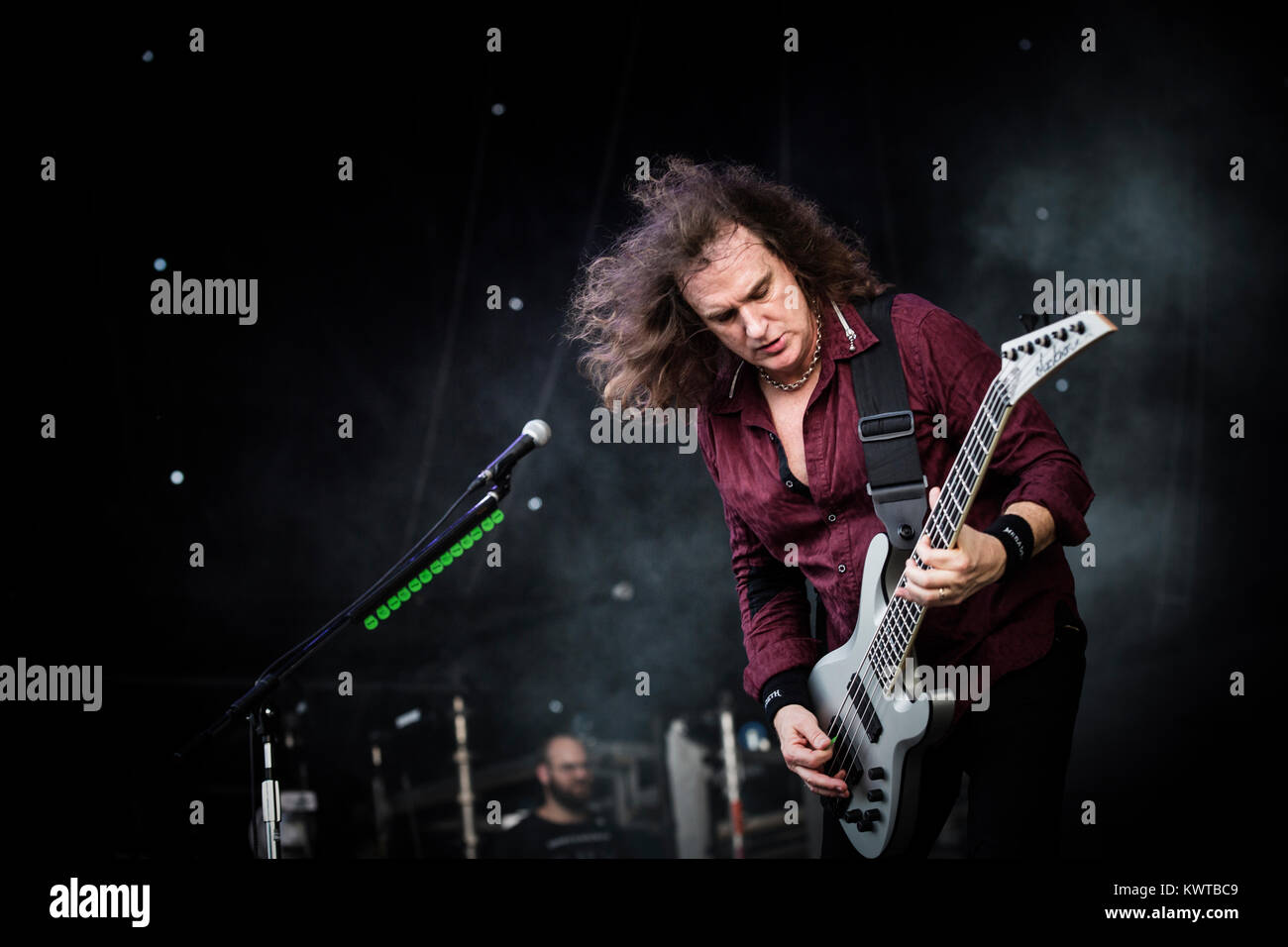 Le groupe de thrash metal américain Megadeth effectue un concert live au festival de heavy metal danois Copenhell 2016 à Copenhague. Ici le bassiste David Ellefson est vu sur scène. Le Danemark, le 24/06 2016. Banque D'Images Le groupe de thrash metal américain Megadeth effectue un concert live au festival de heavy metal danois Copenhell 2016 à Copenhague. Ici le bassiste David Ellefson est vu sur scène. Le Danemark, le 24/06 2016. Banque D'Images