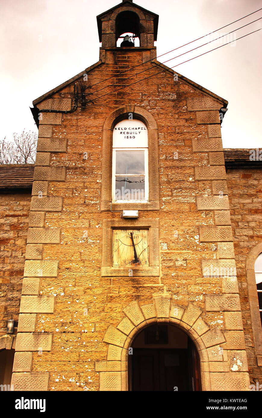 Chapelle en pierre dans Village du Yorkshire, Yorkshire, Angleterre Banque D'Images