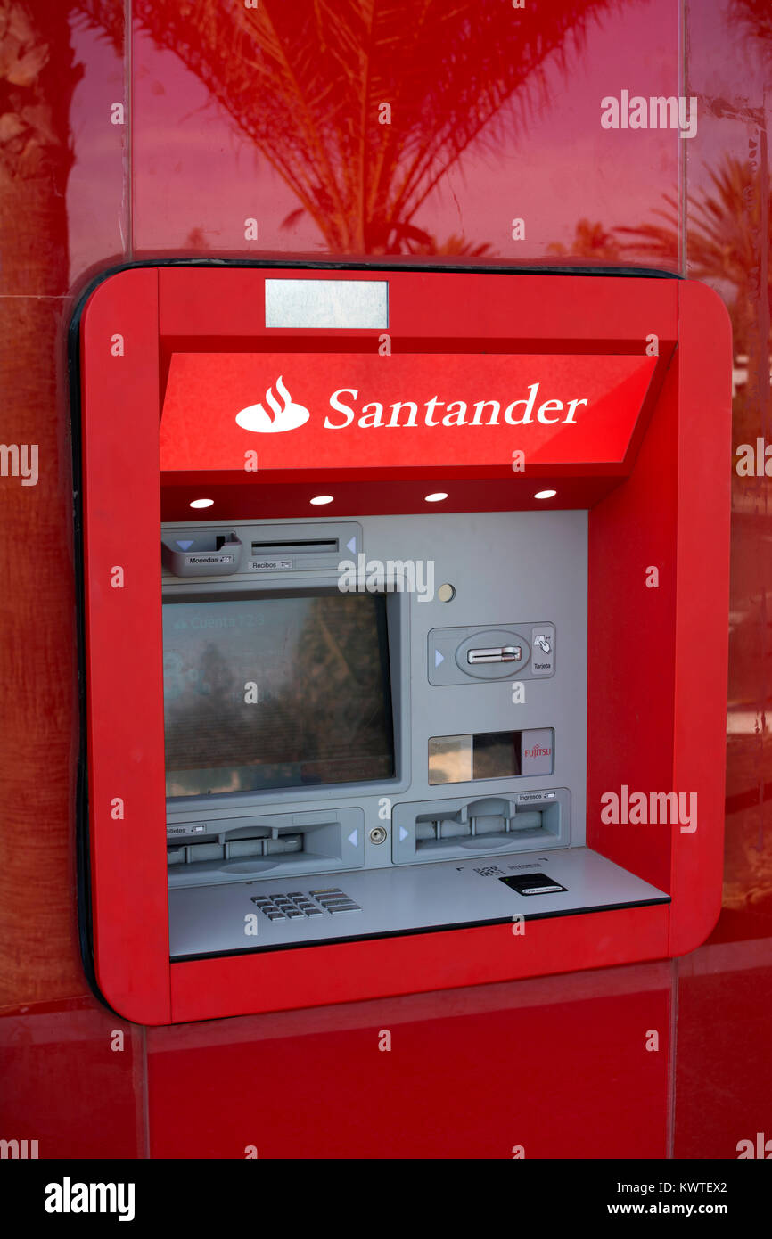 Un distributeur automatique de Santander cash machine, Lanzarote, îles Canaries, Espagne. Banque D'Images