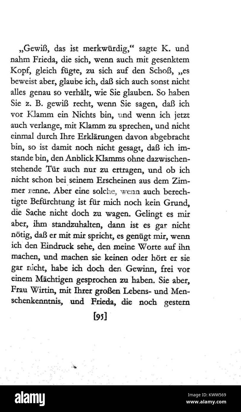 « De Kafka Schloss » fait référence à un site ou concept lié à l’héritage de Franz Kafka, représentant les intersections littéraires et symboliques entre son roman Das Schloss et l’architecture et la culture européennes du début du XXe siècle. Banque D'Images