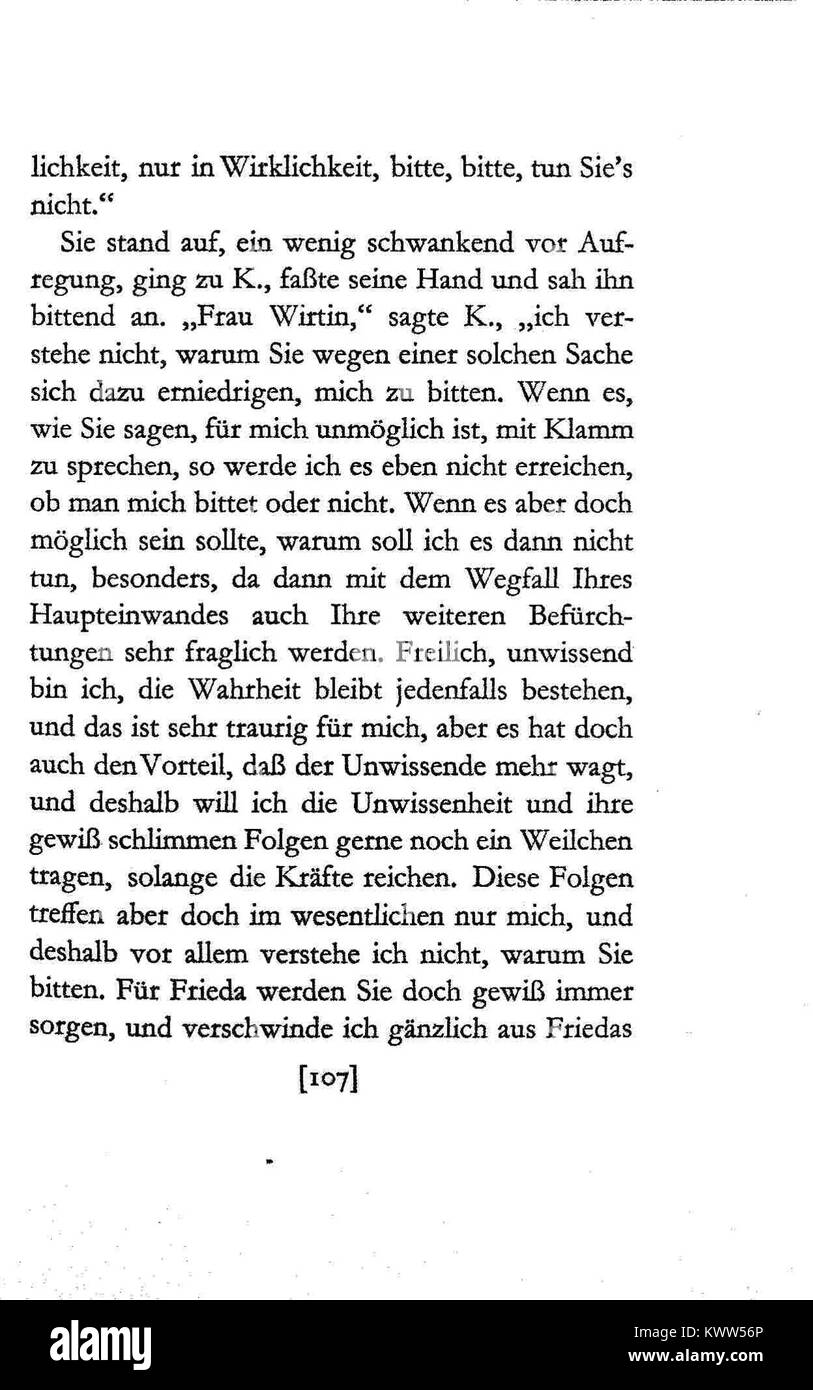 Le visuel montre le soi-disant « Château de Kafka », un édifice historique avec des caractéristiques de château telles que des tours et des remparts, qui fait partie du patrimoine architectural et culturel de l’Europe centrale associé dans la mémoire populaire au roman de Franz Kafka le Château (Das Schloss). Banque D'Images